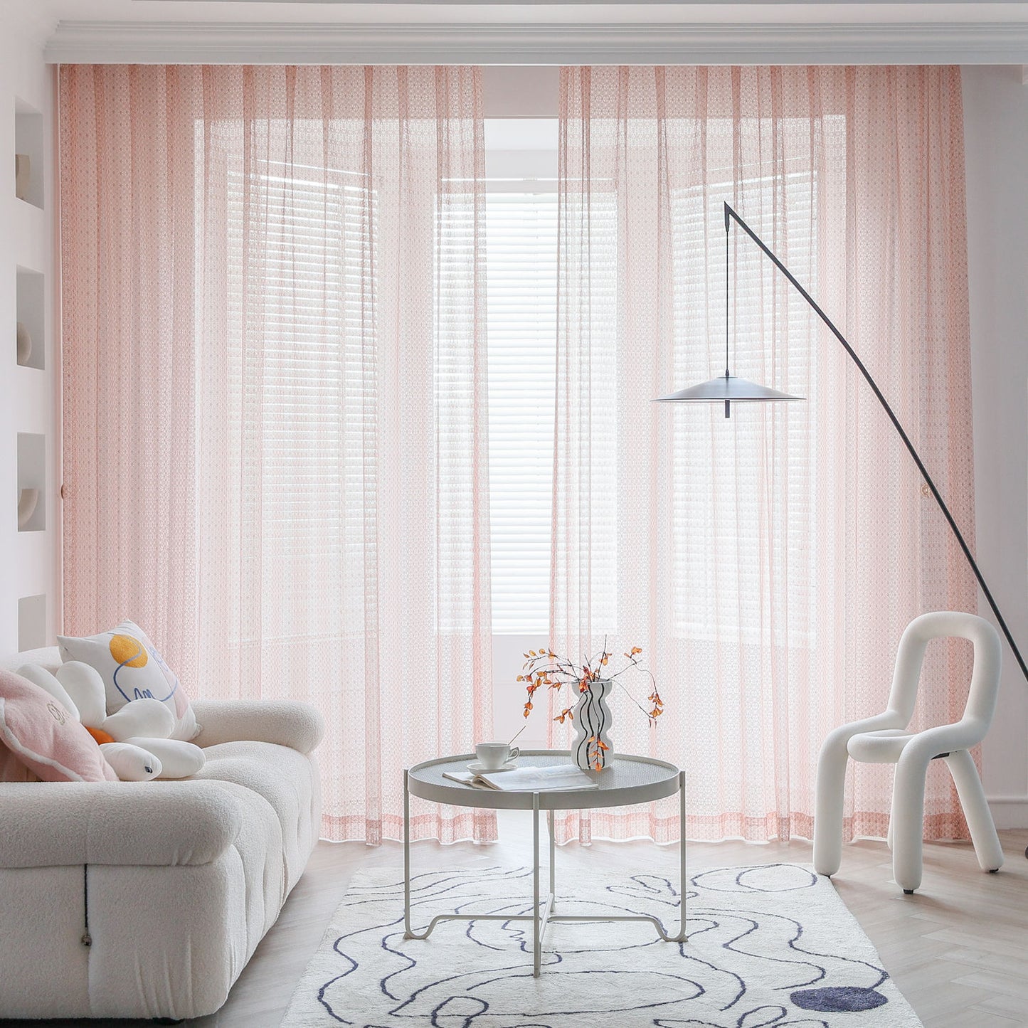 DL9530 is a flame-retardant, privacy-blocking, UV-cut, mirror lace curtain with a soft texture.