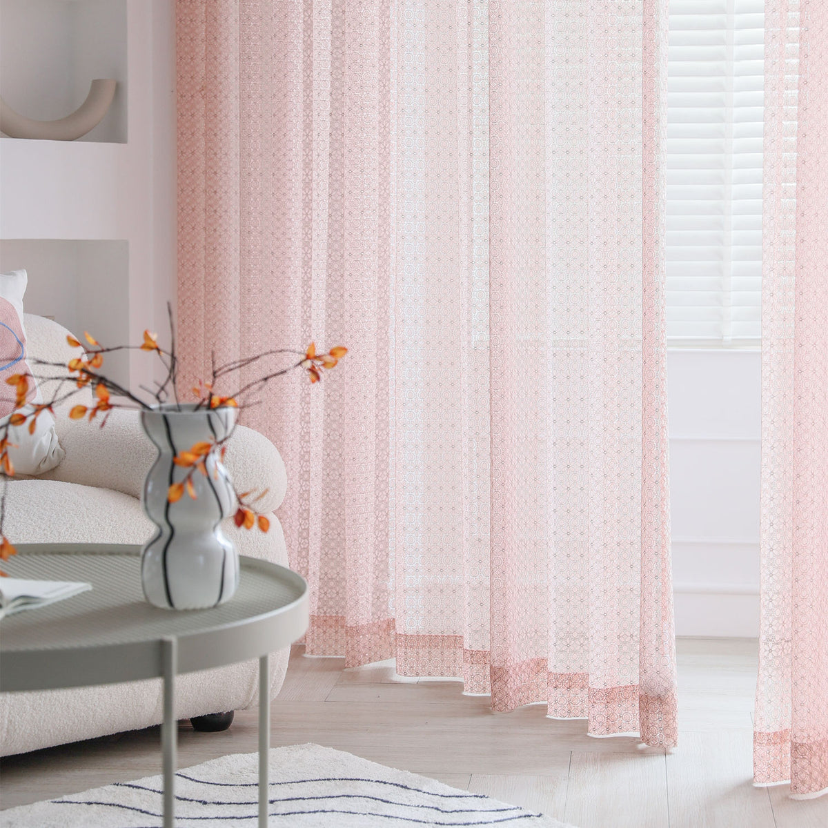 DL9530 is a flame-retardant, privacy-blocking, UV-cut, mirror lace curtain with a soft texture.