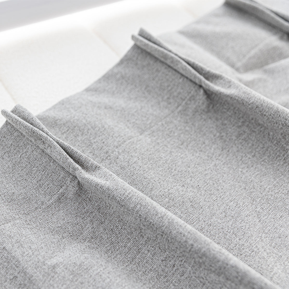 Soundproof, heat-insulating, completely blackout bedroom curtains. Available in 6 colors. Width and height can be customized to the nearest 1cm. Part number 8662-1