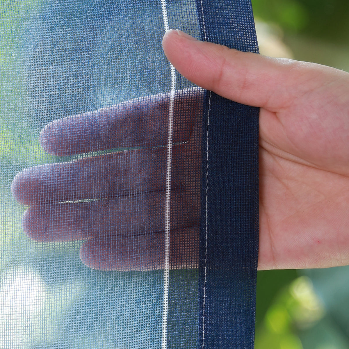 DL9530 is a flame-retardant, privacy-blocking, UV-cut, mirror lace curtain with a soft texture.