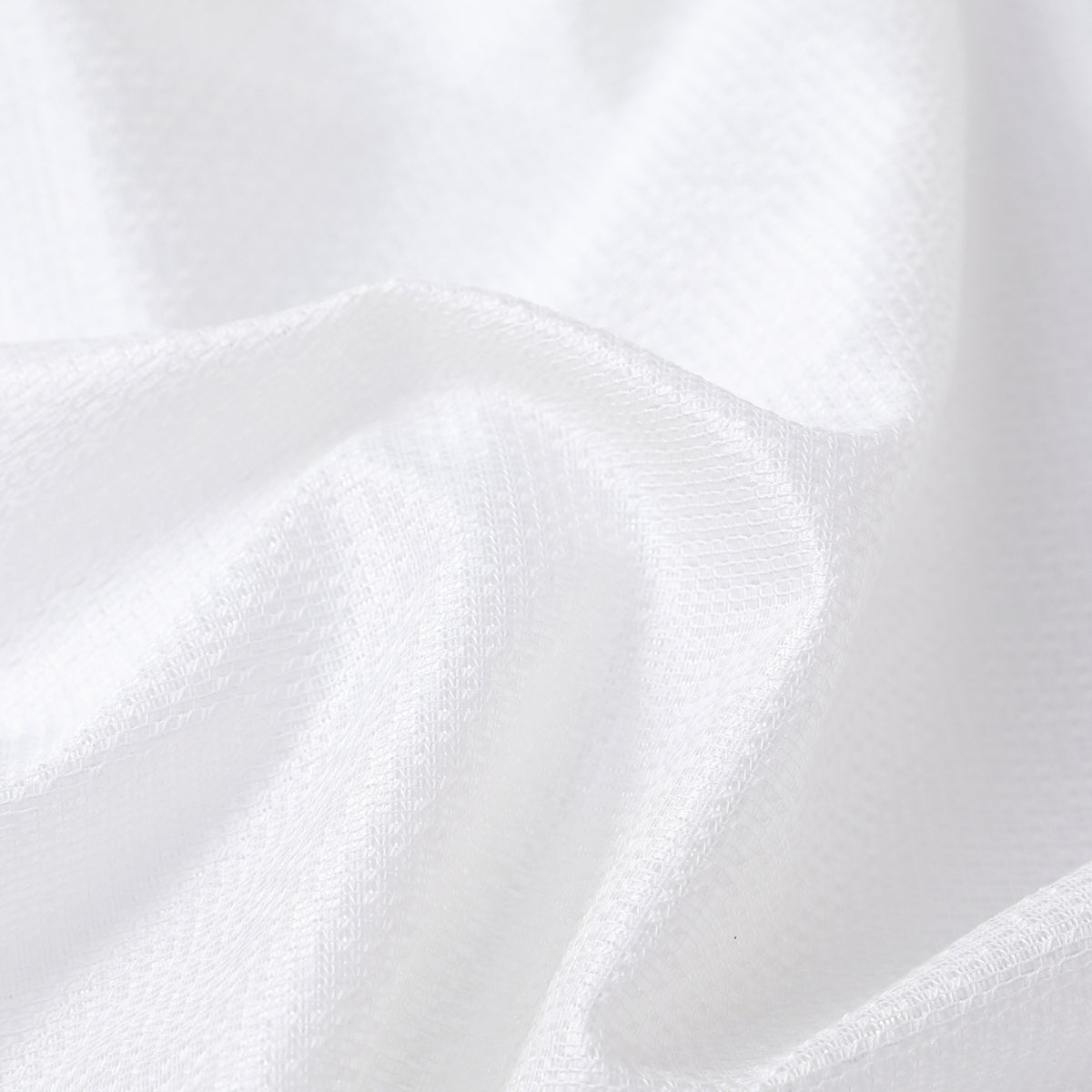 DL9530 is a flame-retardant, privacy-blocking, UV-cut, mirror lace curtain with a soft texture.