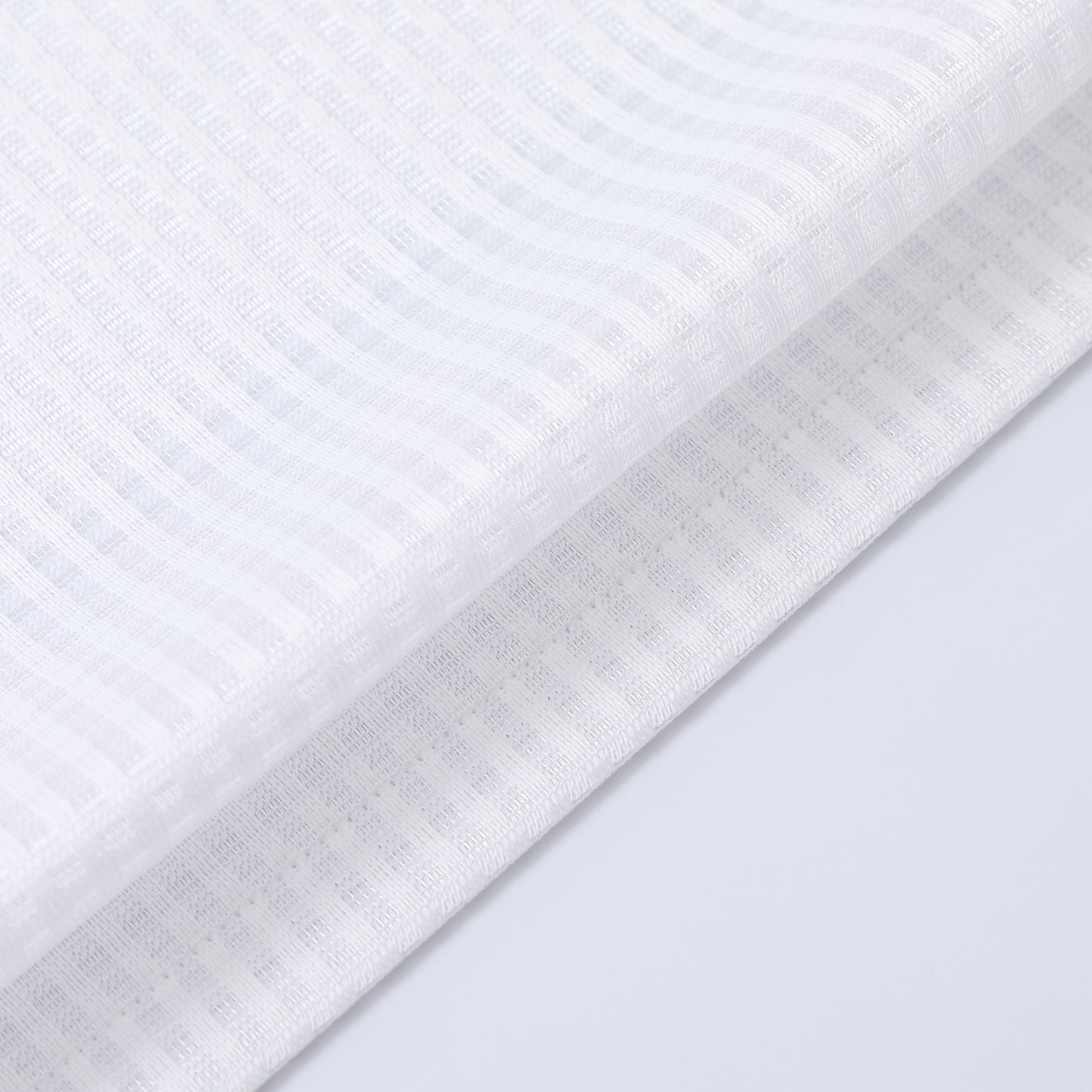 DL9530 is a flame-retardant, privacy-blocking, UV-cut, mirror lace curtain with a soft texture.