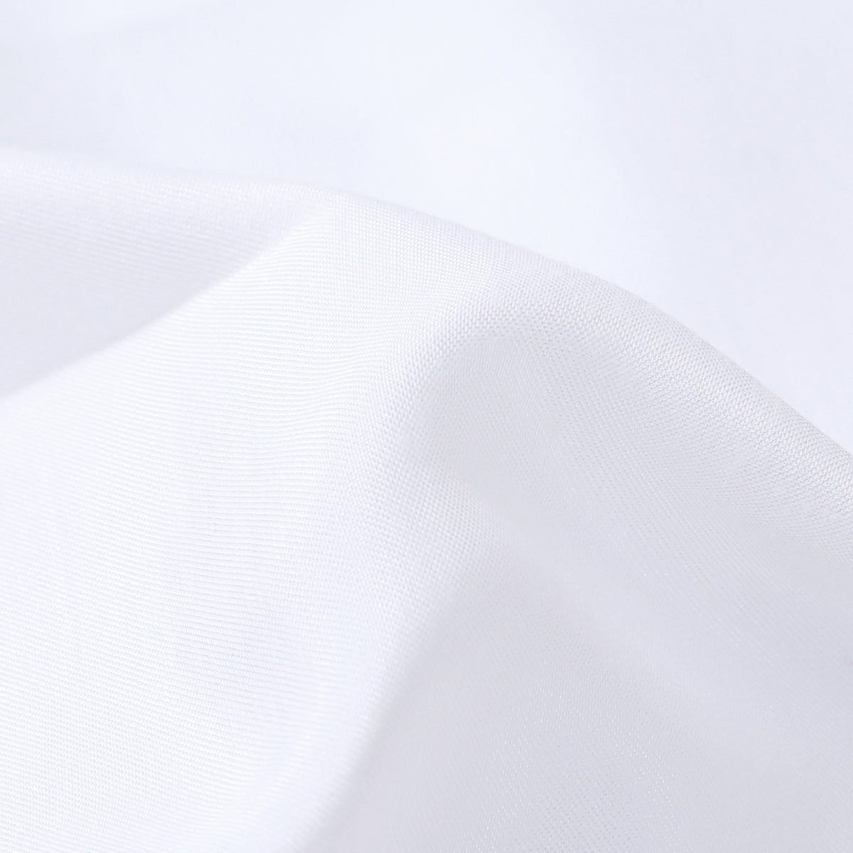 DL9530 is a flame-retardant, privacy-blocking, UV-cut, mirror lace curtain with a soft texture.