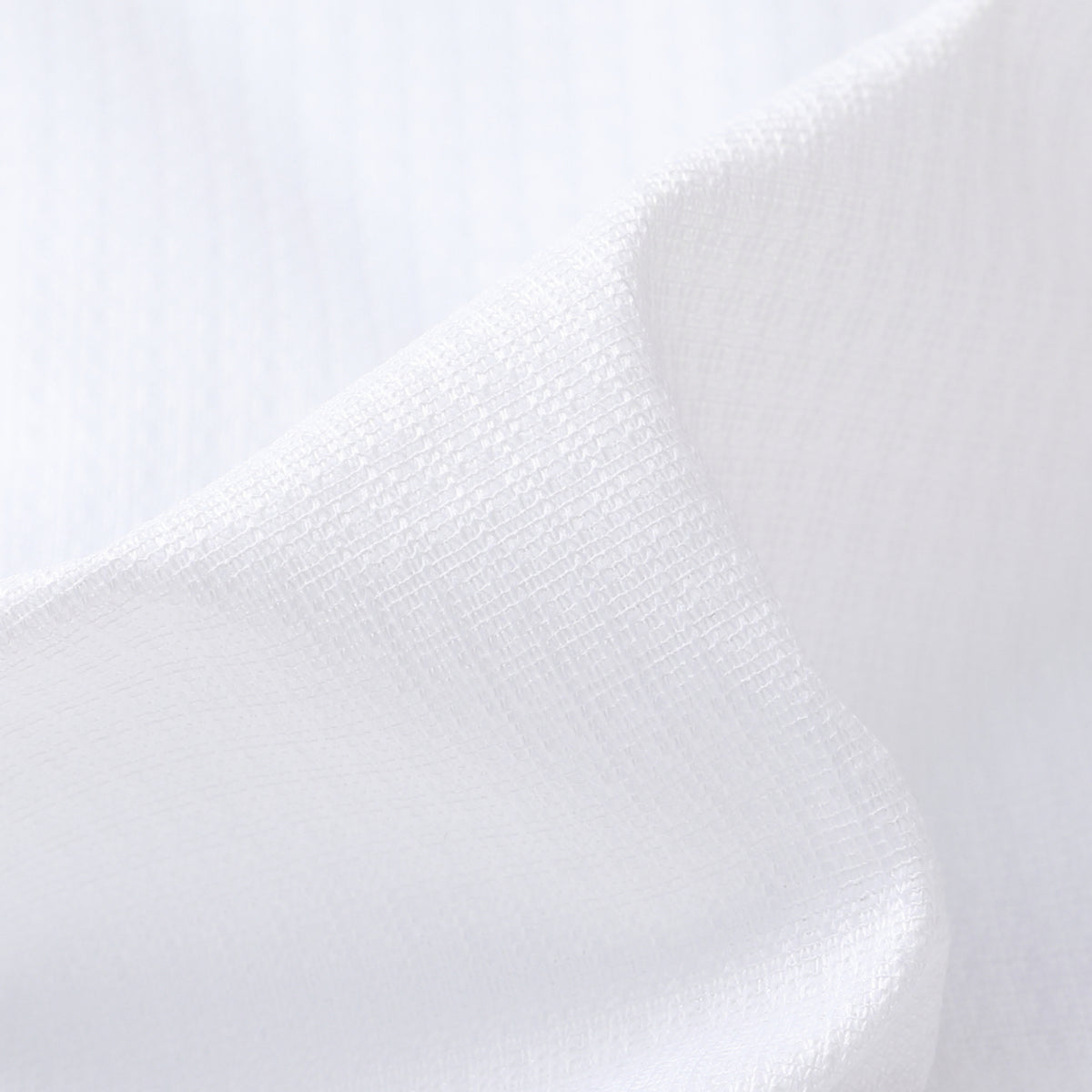 DL9530 is a flame-retardant, privacy-blocking, UV-cut, mirror lace curtain with a soft texture.