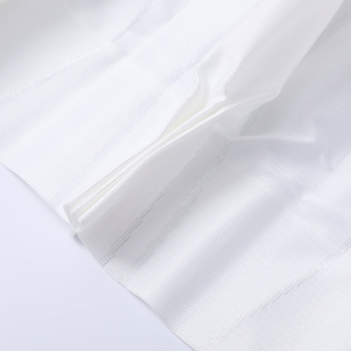 DL9530 is a flame-retardant, privacy-blocking, UV-cut, mirror lace curtain with a soft texture.