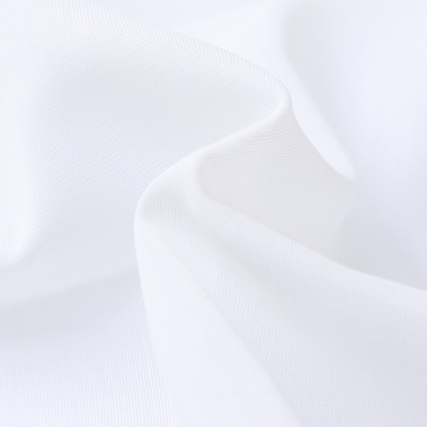 DL9530 is a flame-retardant, privacy-blocking, UV-cut, mirror lace curtain with a soft texture.