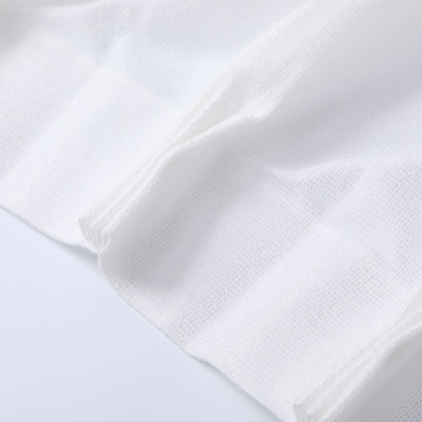 DL9530 is a flame-retardant, privacy-blocking, UV-cut, mirror lace curtain with a soft texture.