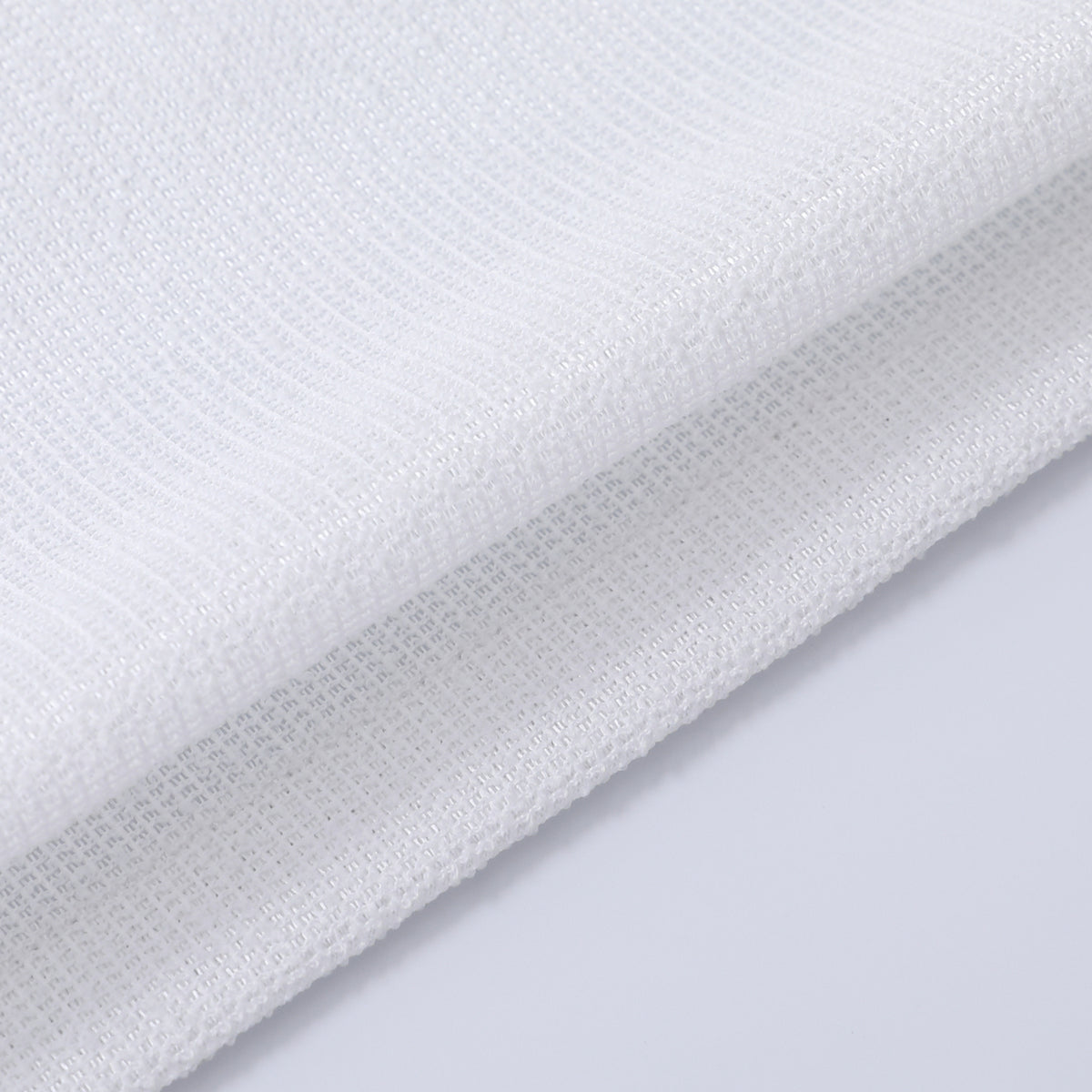 DL9530 is a flame-retardant, privacy-blocking, UV-cut, mirror lace curtain with a soft texture.