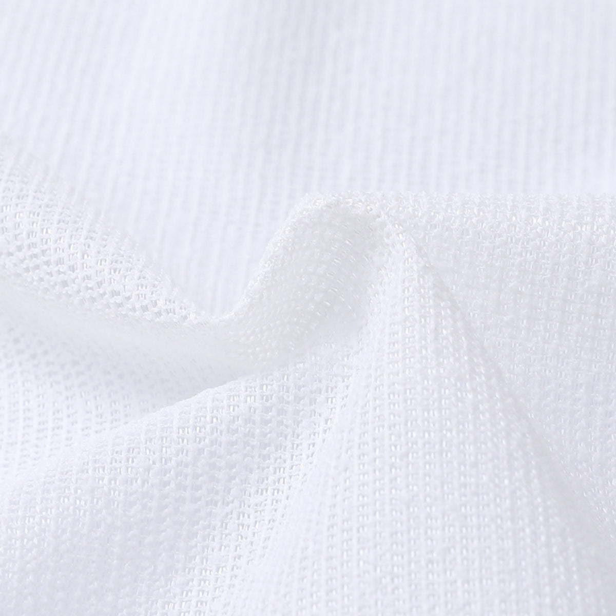 DL9530 is a flame-retardant, privacy-blocking, UV-cut, mirror lace curtain with a soft texture.