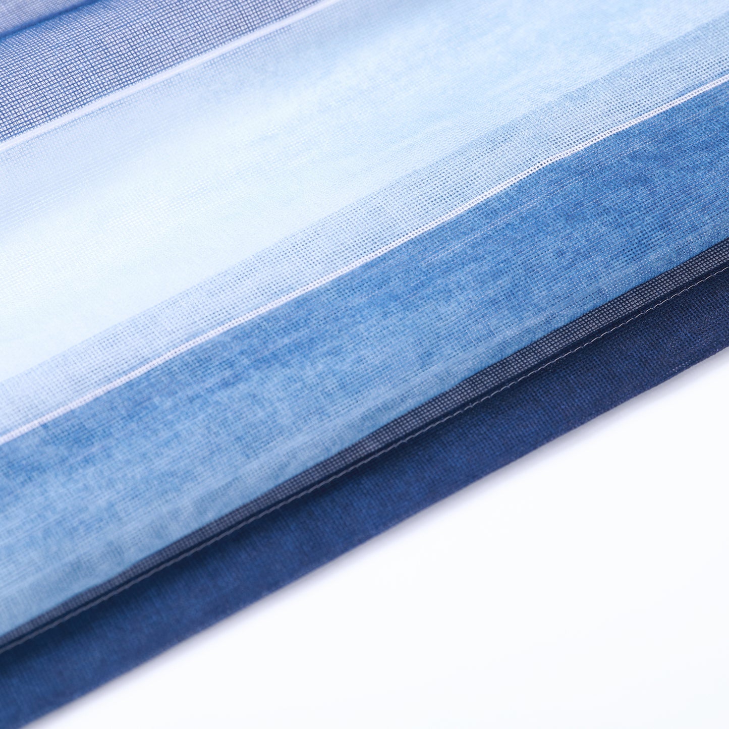 DL9530 is a flame-retardant, privacy-blocking, UV-cut, mirror lace curtain with a soft texture.