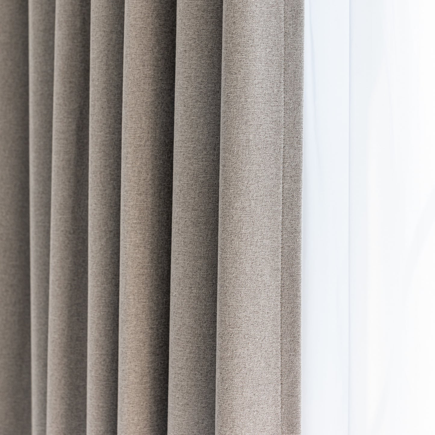 Soundproof, heat-insulating, completely blackout bedroom curtains. Available in 6 colors. Width and height can be customized to the nearest 1cm. Part number 8662-1