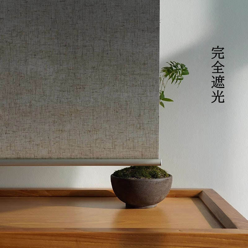 Japanese-style linen-style roller blinds available in three fabrics: light-transmitting, light-blocking, and complete light-blocking. Includes a tension-type front cover. Electric type also available.