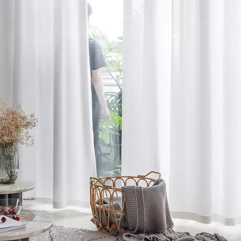 DL9530 is a flame-retardant, privacy-blocking, UV-cut, mirror lace curtain with a soft texture.