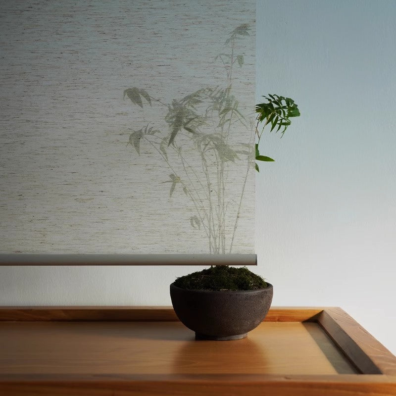 Japanese-style linen-style roller blinds available in three fabrics: light-transmitting, light-blocking, and complete light-blocking. Includes a tension-type front cover. Electric type also available.